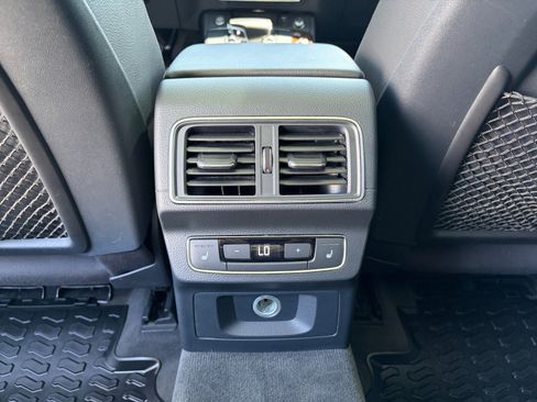 Used 2018 Audi Q5 2.0T Premium Plus w/ Premium Plus Package AWD/4WD image 32