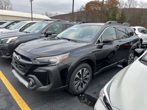 Used 2023 Subaru Outback Limited image 4