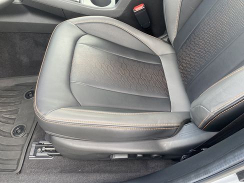 Certified 2025 Subaru Crosstrek 2.5i Limited w/ Crosstrek Mirror Package image 15