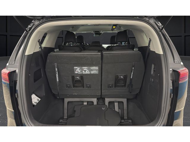 Used 2024 Kia Carnival LX FWD image 26