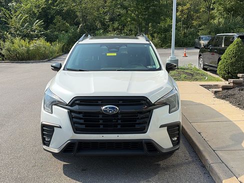 Used 2023 Subaru Ascent Onyx Edition AWD/4WD image 2
