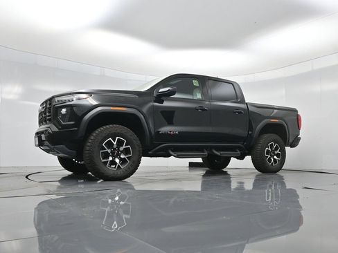 Used 2024 GMC Canyon AT4X image 40