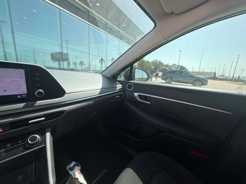 Used 2023 Hyundai Sonata SE FWD image 11