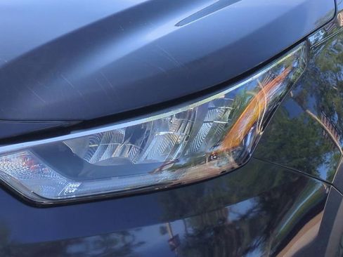 Used 2020 Toyota Highlander XLE FWD image 26