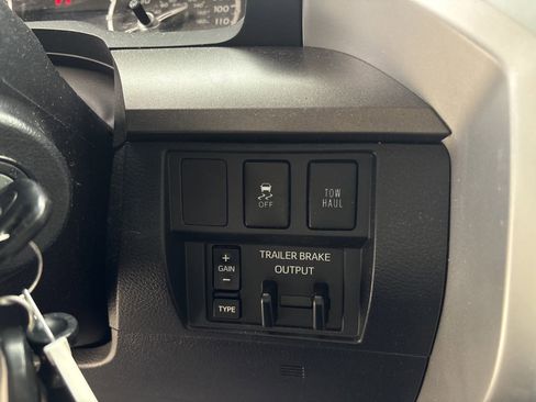 Used 2017 Toyota Tundra SR5 image 31