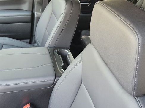 Used 2026 Chevrolet Suburban Z71 w/ Comfort Package image 20