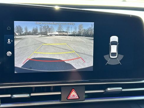 Used 2022 Hyundai Elantra Limited image 35