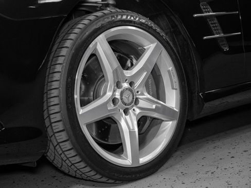 Used 2016 Mercedes-Benz SL 550 image 32