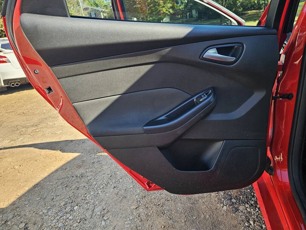 Used 2016 Ford Focus ST FWD image 14