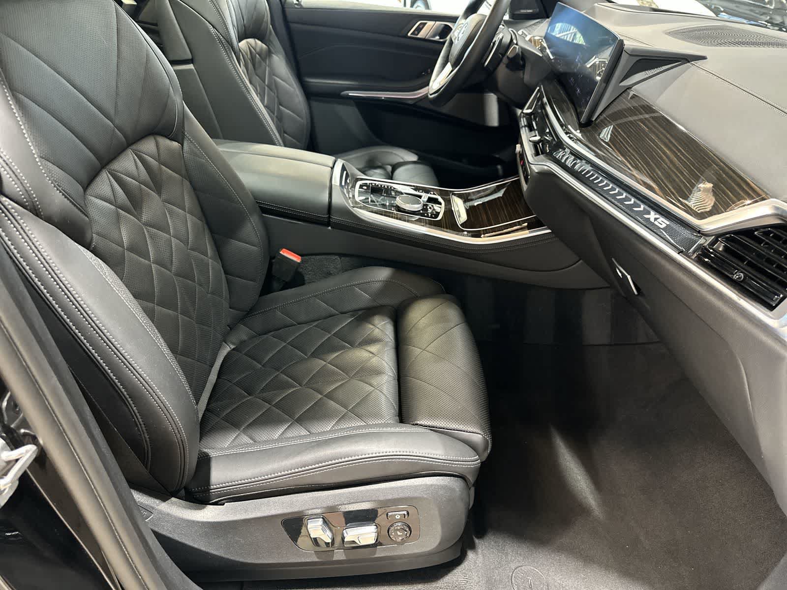 Used 2024 BMW X5 xDrive40i w/ Premium Package AWD/4WD image 26