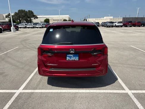 Used 2025 Honda Odyssey Sport-L image 4