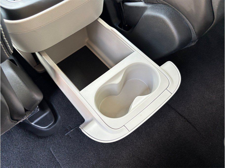 Used 2024 Chrysler Pacifica Limited FWD image 42