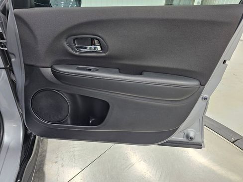 Used 2020 Honda HR-V Sport image 30