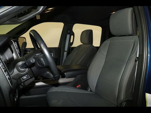 Used 2022 RAM 2500 Big Horn w/ Level C Equiment Group AWD/4WD image 25