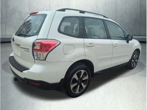 Used 2017 Subaru Forester 2.5i w/ Alloy Wheel Package image 6