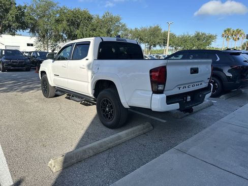 Used 2022 Toyota Tacoma SR5 w/ Technology Package RWD image 6
