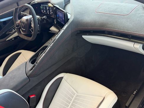 Used 2023 Chevrolet Corvette Stingray Premium Conv w/ Z51 Performance Package RWD image 15
