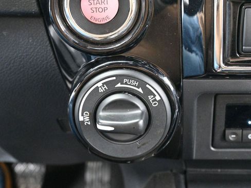 Used 2021 Nissan Titan Platinum Reserve w/ Moonroof Package image 27