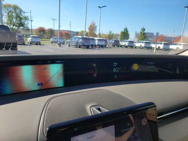 Certified 2024 Lincoln Nautilus Premier AWD/4WD image 34