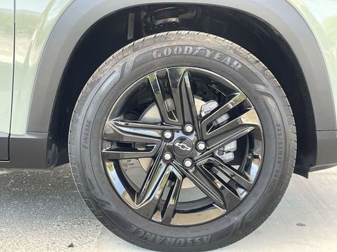 Used 2024 Chevrolet Trax ACTIV w/ Driver Confidence Package FWD image 30