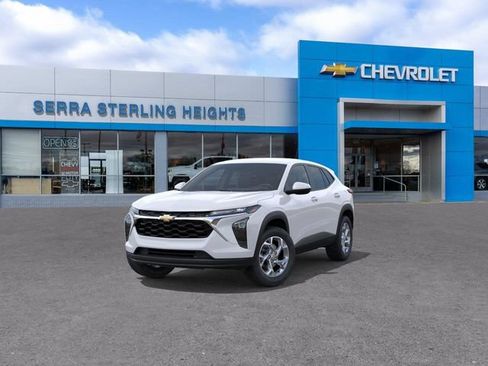 New 2026 Chevrolet Trax LS w/ LS Convenience Package FWD image 9