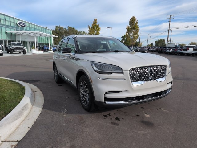 Used 2021 Lincoln Aviator AWD w/ Elements Package image 7