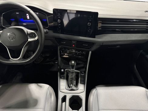 Used 2025 Volkswagen Jetta SE image 32