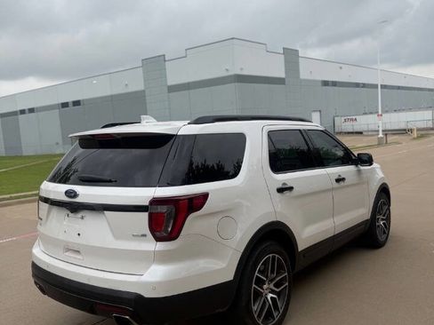 Used 2016 Ford Explorer Sport AWD/4WD image 5