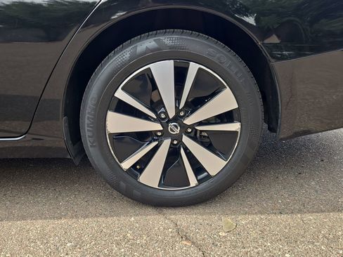 Used 2022 Nissan Altima 2.5 SV w/ SV Premium Package image 19