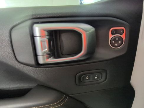 Certified 2025 Jeep Wrangler Unlimited Sahara AWD/4WD image 30