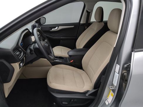 Used 2021 Ford Escape SE image 17