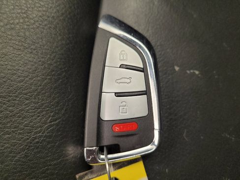 Used 2015 Jeep Renegade Limited AWD/4WD image 32