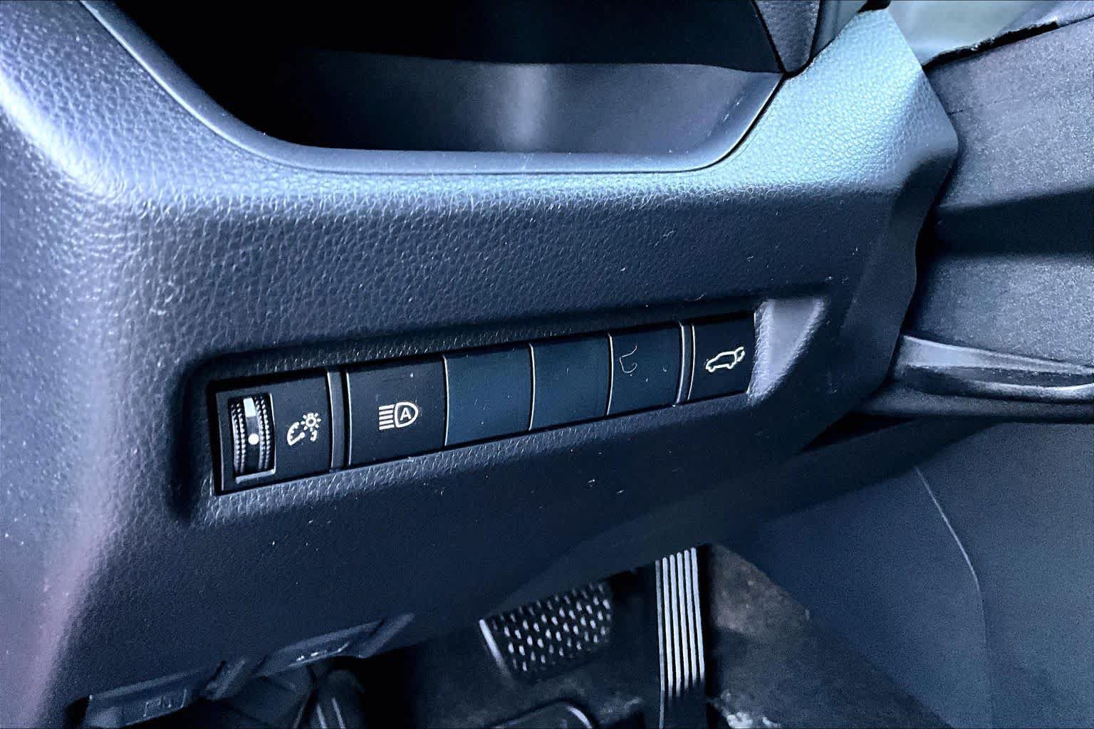 Certified 2019 Toyota RAV4 XLE AWD/4WD image 33