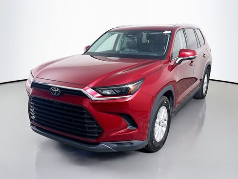 Used 2024 Toyota Grand Highlander FWD image 4
