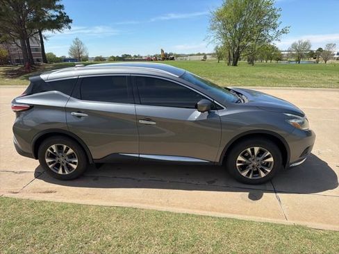 Used 2018 Nissan Murano SL image 2