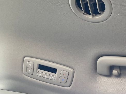 New 2026 Kia Carnival FWD image 23