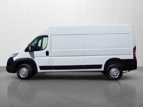 Used 2024 RAM ProMaster 2500 w/ Convenience Group FWD image 3