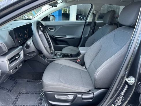 Used 2025 Kia K4 FWD image 30
