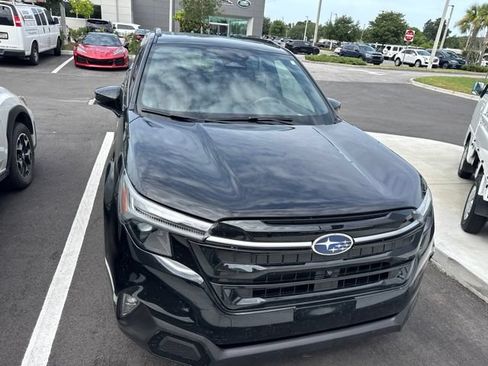 Used 2025 Subaru Forester Touring AWD/4WD image 5