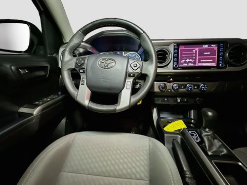 Certified 2020 Toyota Tacoma SR5 AWD/4WD image 26