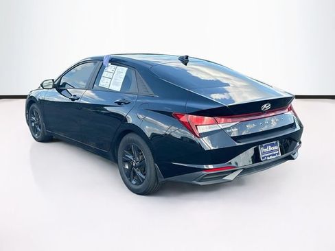 Used 2022 Hyundai Elantra SEL FWD image 6