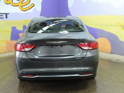 Used 2016 Chrysler 200 Limited image 7