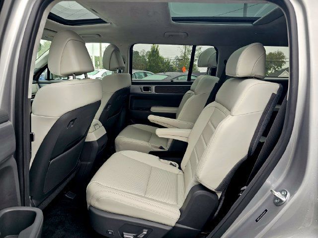 Used 2025 Hyundai Santa Fe Calligraphy FWD image 24