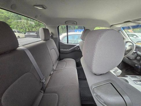 Used 2008 Nissan Frontier SE w/ SE Value Truck Pkg RWD image 6