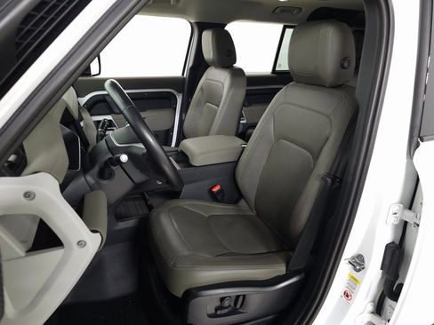 Used 2023 Land Rover Defender 110 SE image 18