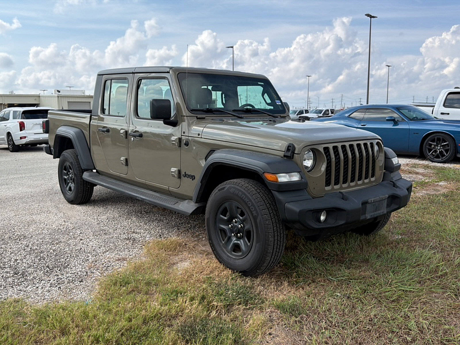 Used 2020 Jeep Gladiator Sport AWD/4WD image 1