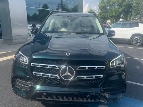 Used 2022 Mercedes-Benz GLS 580 4MATIC image 3