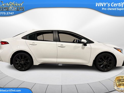 Used 2023 Toyota Corolla SE w/ Carpet Mat Package (TMS) FWD image 4