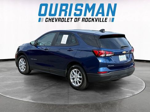 Used 2023 Chevrolet Equinox LS w/ LS Convenience Package FWD image 4