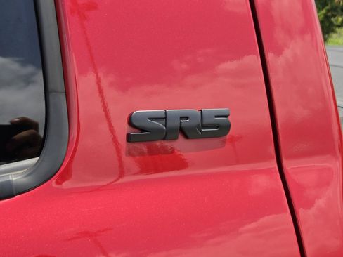 Used 2021 Toyota Tundra SR5 w/ SR5 Leather Package AWD/4WD image 23